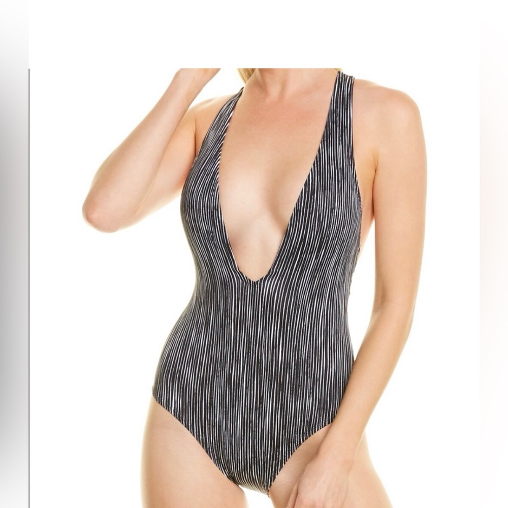 La Blanca swim suit. Size 6
